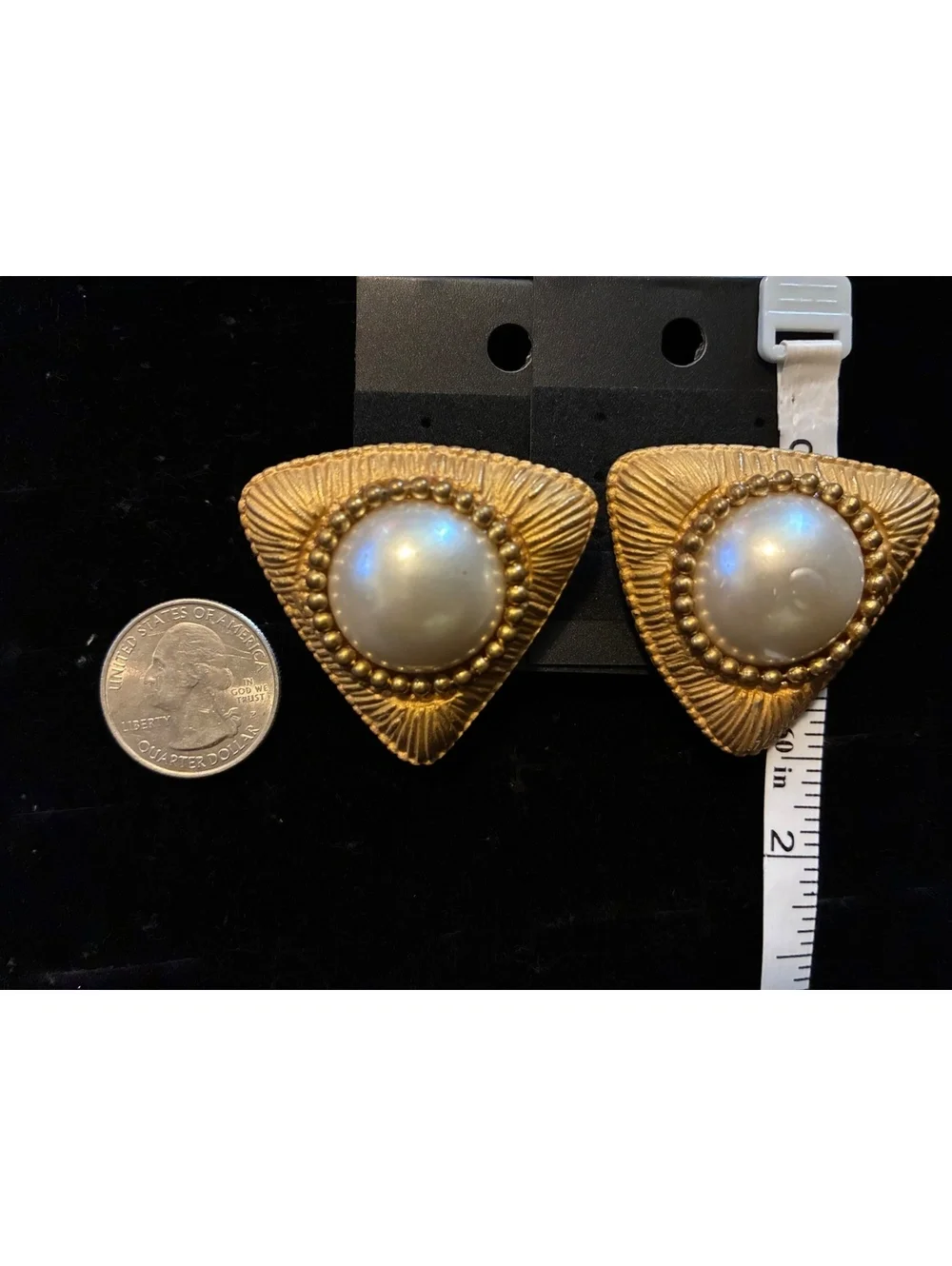 1980s Matte Gold Textured Triangular Shield Earrings Large Mabe Faux Pearl Studs